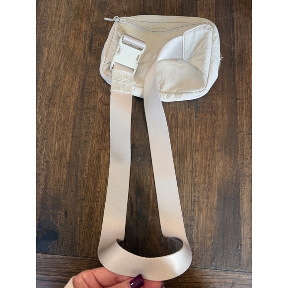 Lululemon Everywhere Belt Bag Ivory Off White Crossbody Fanny Pack Athleisure - Picture 9 of 11